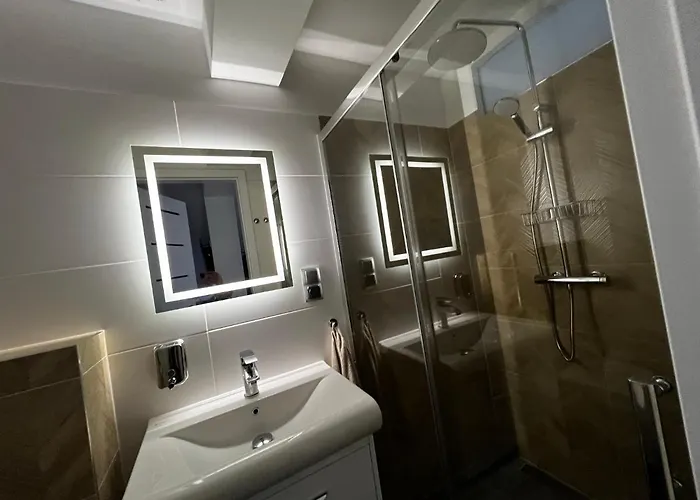 Goscinne Brokat بيت ضيافة